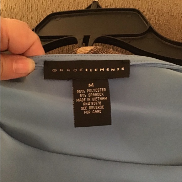 Grace Elementals NWOT med Baby Blue Ladies top - Picture 4 of 5